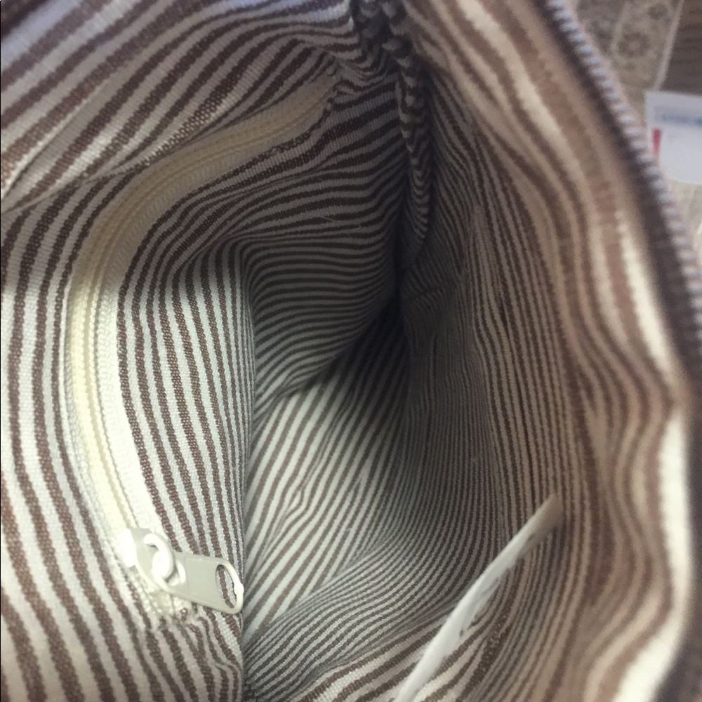 NWT Tribal Crossbody Bag - Picture 3 of 3